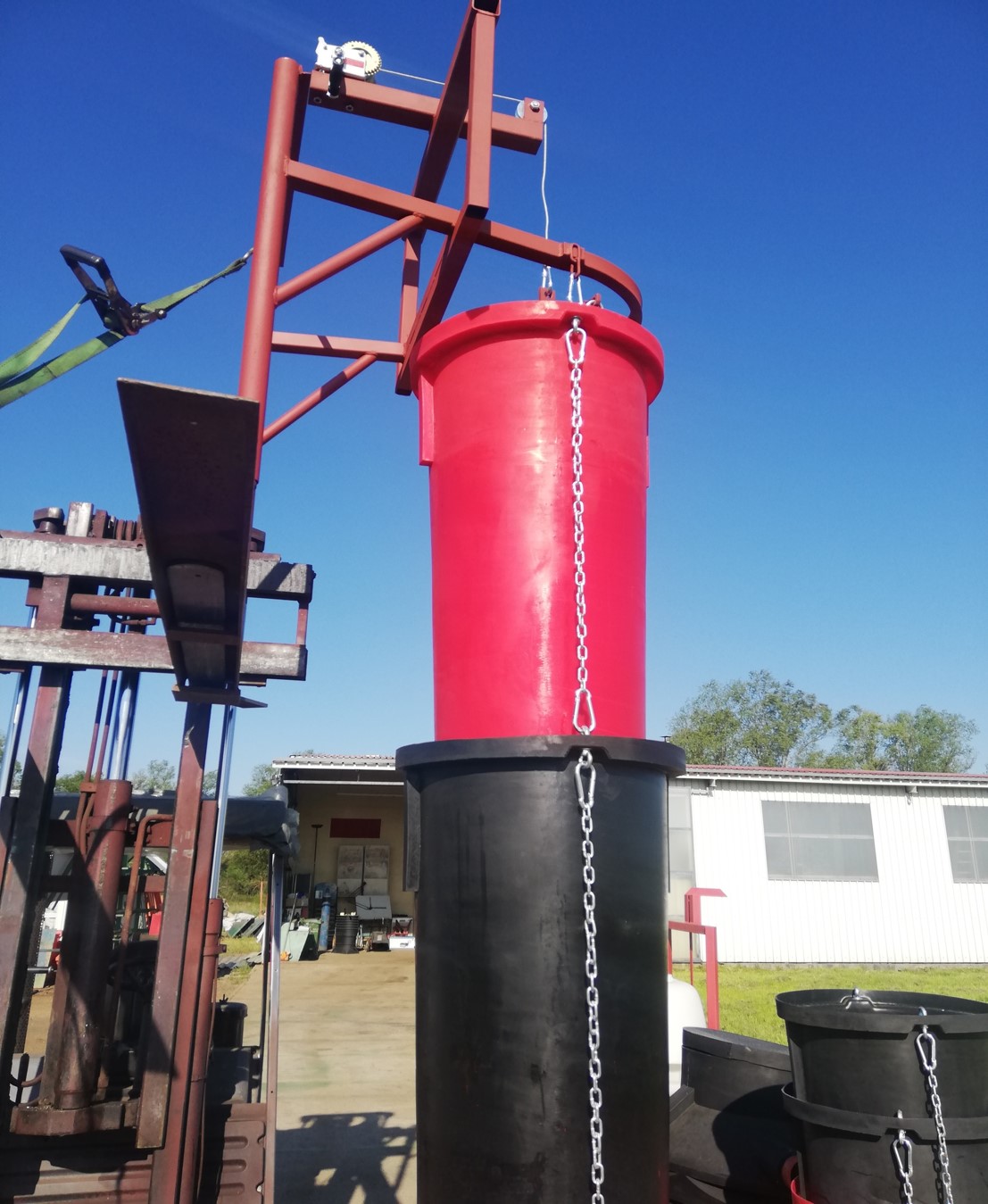 Roto Lijev - Plastični Proizvodi